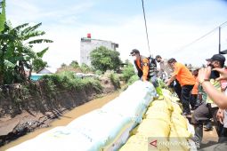 Bupati Bandung minta warga tak bangun rumah di bantaran sungai