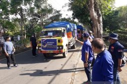 NasDem Kalbar distribusikan 30.000 paket sembako korban banjir