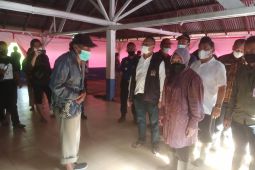 Mensos antar bantuan kemanusiaan ke lereng Sibolangit