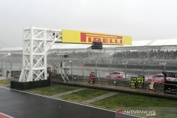 Hujan deras, start Race 2 WSBK  di Mandalika ditunda