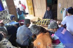 10 warga terluka akibat tertimpa longsoran tanah di Cianjur