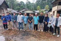 Serma - PNNB Tapsel salurkan bantuan korban kebakaran SD Hole