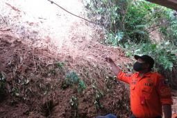 Seorang santri meninggal dunia tertimbun longsor