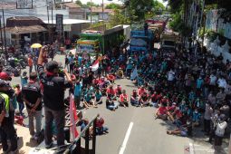 Unjuk Rasa Angkutan Logistik