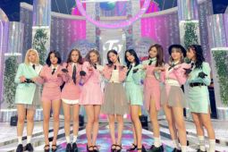 Album terbaru TWICE raih posisi ketiga Billboard 200