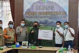 Pertamina berikan bantuan bahan bakar khusus pada satgas banjir di Sintang