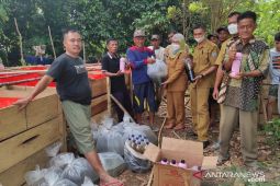 Kelompok pembudidaya ikan di Kabupaten OKU terima bantuan bibit ikan lele