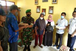 Mukomuko salurkan bantuan warga terdampak pandemi COVID-19