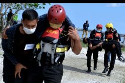 Simulasi kecelakaan pesawat