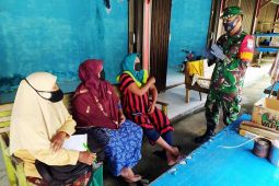 Prajurit TNI terus ingatkan masyarakat patuhi protokol kesehatan