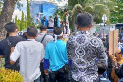Kepolisian tambah kekuatan pengamanan DPRD Kalsel dari pendemo
