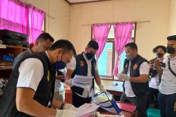 Polres Lebak geledah Kantor Kades Pasindangan terkait dugaan penggelapan BLT