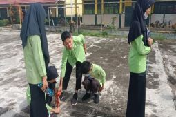 Mengukur tinggi tiang bendera dari bayangannya