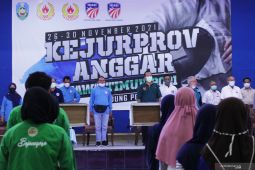 Ratusan atlet berlaga di Kejurprov Anggar Jatim di Situbondo