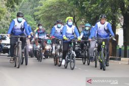 Bupati Bogor "gowes" bersama para ASN peringati HUT Ke-50 Korpri