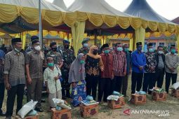 11 warga Pandan dapat bantuan rehab rumah dari Bupati Tapteng