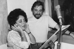 Komposer dan lirik musikal Stephen Sondheim tutup usia