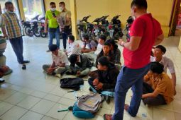 Puluhan pelajar hendak tawuran di Tanjung Morawa diamankan, 9 sajam ditemukan