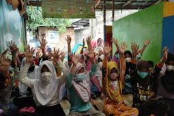 Kampung Dongeng dan Rumah Seloko Jambi mendongeng bareng di 11 titik
