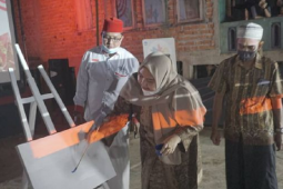 Bupati Muarojambi hadiri nonton bersama masyarakat desa