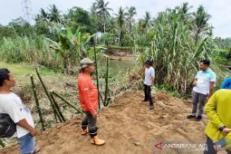 Warga Pariaman buka jalan 9 kilometer tanpa APBD