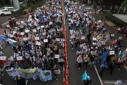 Unjuk Rasa Buruh di Surabaya