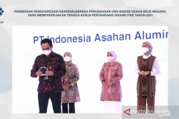 Kemenaker beri  penghargaan BUMN dan swasta yang pekerjakan disabilitas