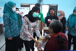 Bunda Fey ajak menyanyi ODGJ di Posyandu Jiwa Kediri