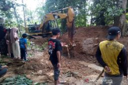BPBD Kalsel kerahkan ekskavator untuk bantu penanganan banjir HST