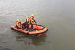 Tim SAR cari pekerja bongkar muat Pelabuhan Belawan yang jatuh ke laut