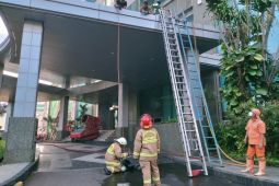 Dua orang tewas dalam kebakaran di Gedung Cyber Mampang