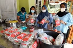 Kerupuk kulit ikan ramaikan kuliner Danau Toba