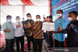 Bupati OKU Timur resmikan kampung patin di Desa Sidorahayu
