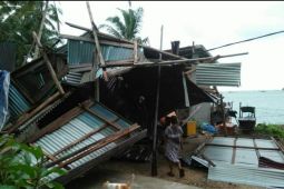 Angin kencang landa Pelapis, sejumlah rumah rusak