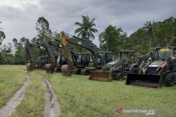 TNI tambah alat berat bantu BNPB sisir korban erupsi Semeru