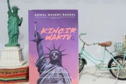 Novel "Kincir Waktu" karya Akmal Nasery Basral resmi meluncur di IIBF 2021