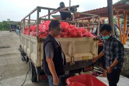3.000 kk terdampak banjir rob di Tangerang, pemkab salurkan sembako