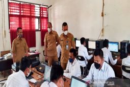 Kadis Pendidikan tinjau ujian PPPK di Madina