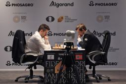 GM Magnus Carlsen di ambang pertahankan gelar juara dunia catur
