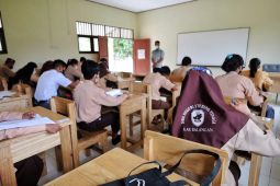 Berkat dukungan Balangan Coal siswa tak lagi lesehan