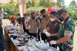 Kejari Badung hancurkan barang bukti dari 270 perkara pidana