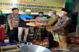 Dinas Perdagangan edukasi masyarakat buat gula semut di Panyabungan Timur