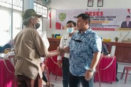 Ketika reses dewan, Basith Dalimunthe pro aktif ajak warga vaksinasi