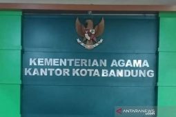Para santri pesantren oknum guru asusila di Bandung dipindahkan