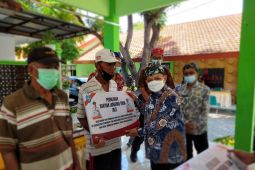 Sebanyak 10.070 buruh tani di Situbondo peroleh BLT DBHCHT