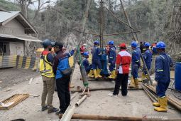 Tim PUPR ambil contoh tanah untuk perbaikan Jembatan Geladak Perak Lumajang