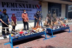 Bea Cukai Kediri musnahkan  barang hasil penindakan