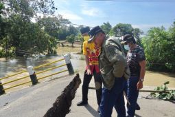 Bupati Lampung Tengah pastikan Jembatan Way Bilew yang putus segera diperbaiki