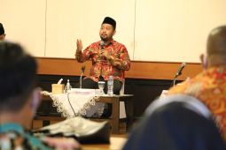 Bupati Gresik minta jajarannya fokuskan pengawasan pelabuhan cegah varian Omicron