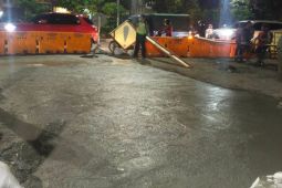 Pembangunan crossing saluran air di Kedung Cowek Kota Surabaya dikebut